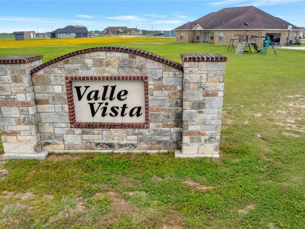60 Monte Vista Street, Victoria, TX 77905