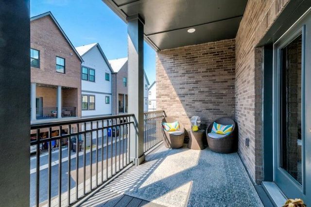 1512 Martel Street Photo 10