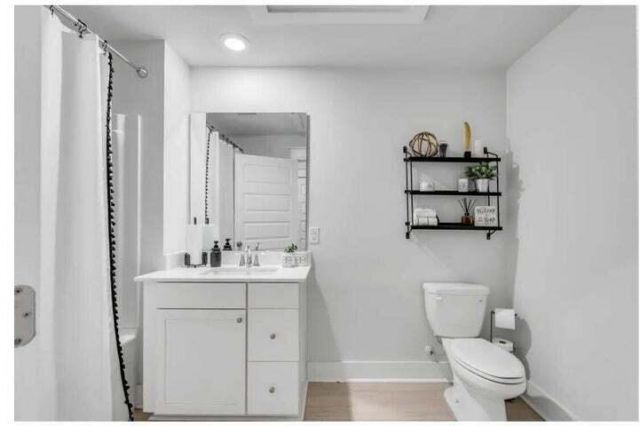 1512 Martel Street Photo 5