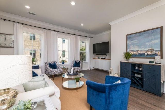 1512 Martel Street Photo 8