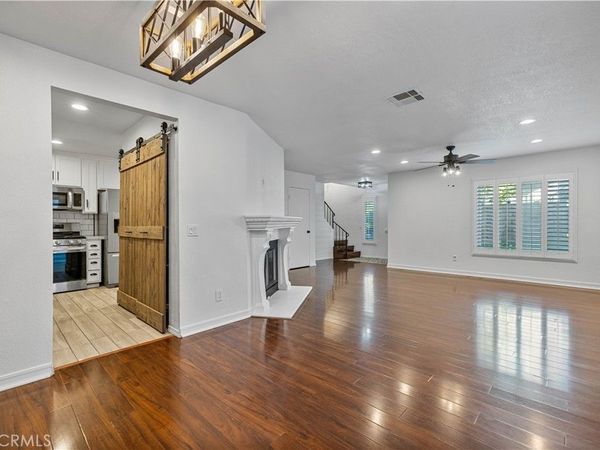 31311 The Old Road, Unit B, Castaic, CA 91384