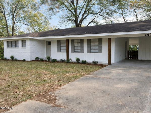 667 Reddoch Drive, Jackson, MS 39211