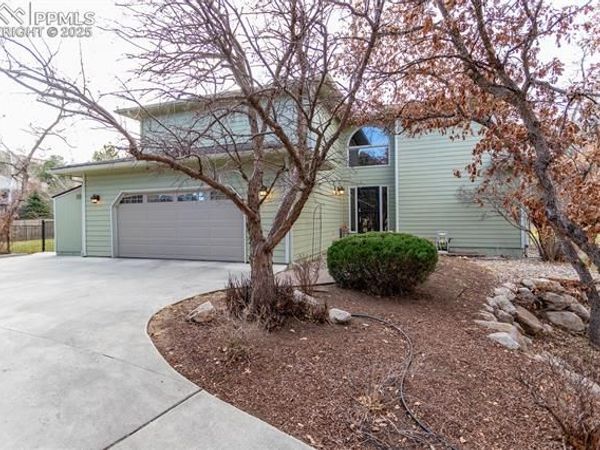 135 Broadmoor Hills Drive, Colorado Springs, CO 80906