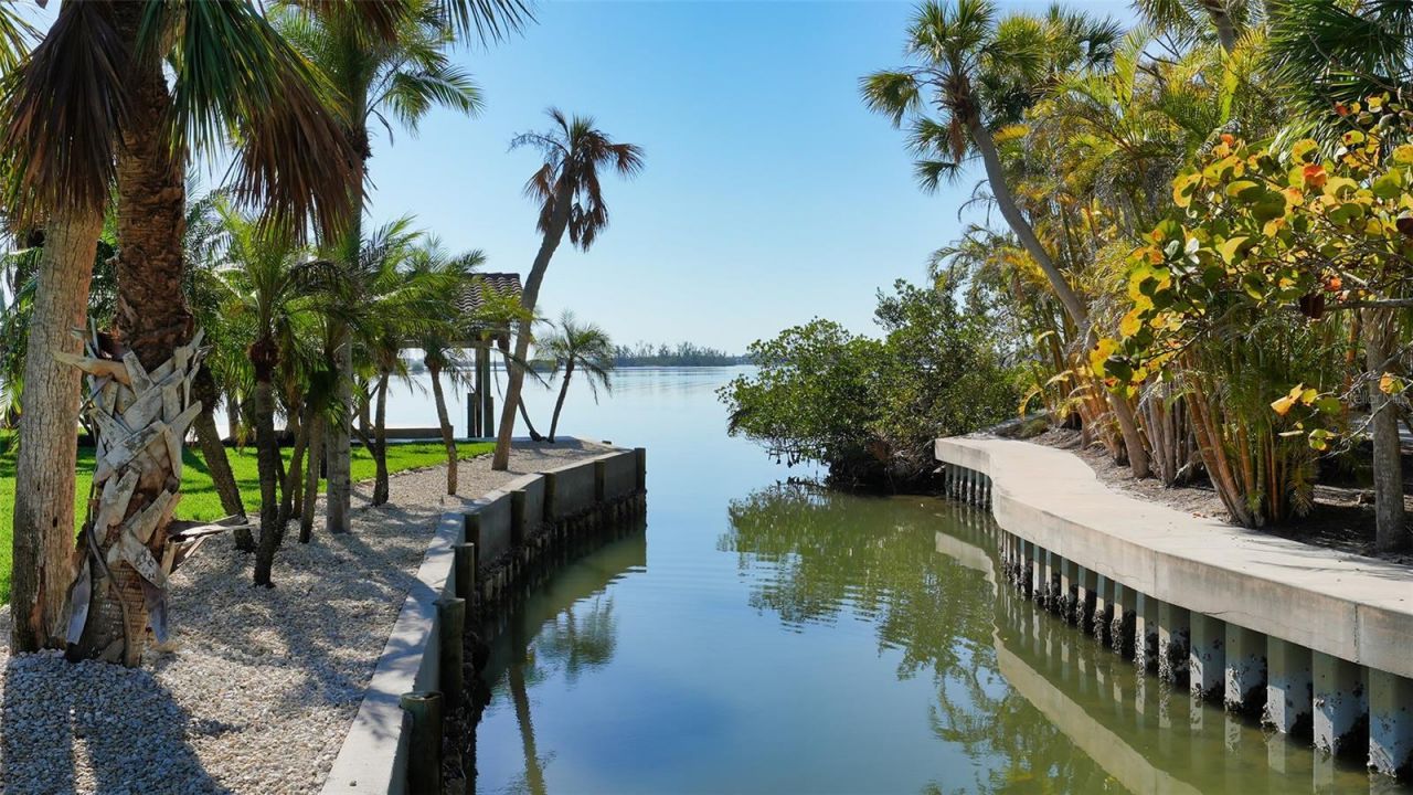 684 Freeling Drive, Sarasota, FL 34242 Photo