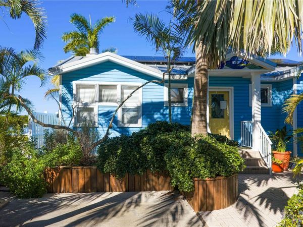 636 182ND AVENUE E, REDINGTON SHORES, FL 33708