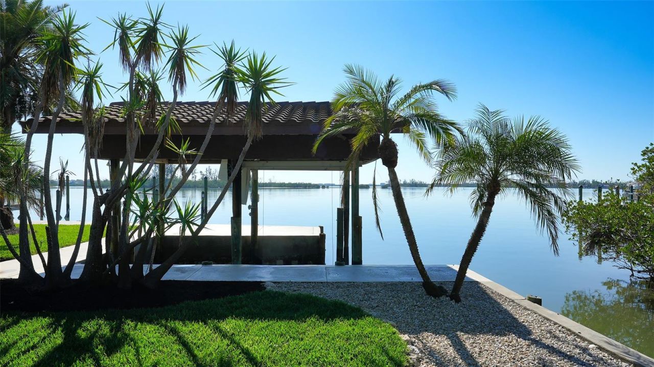 684 Freeling Drive, Sarasota, FL 34242 Photo