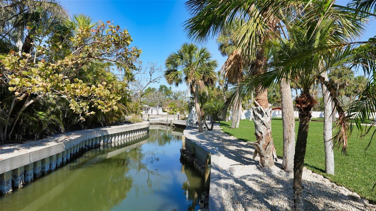 684 Freeling Drive, Sarasota, FL 34242 Photo