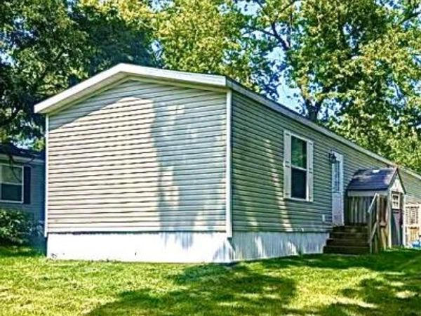 1243 Red Maple Lane, Kalamazoo, MI 49004