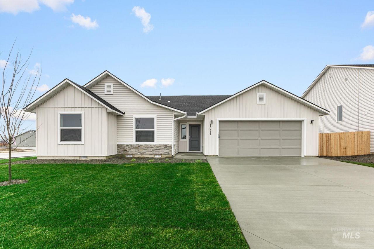 1071 Woods Bog Ave, Middleton, ID 83644 Main Photo