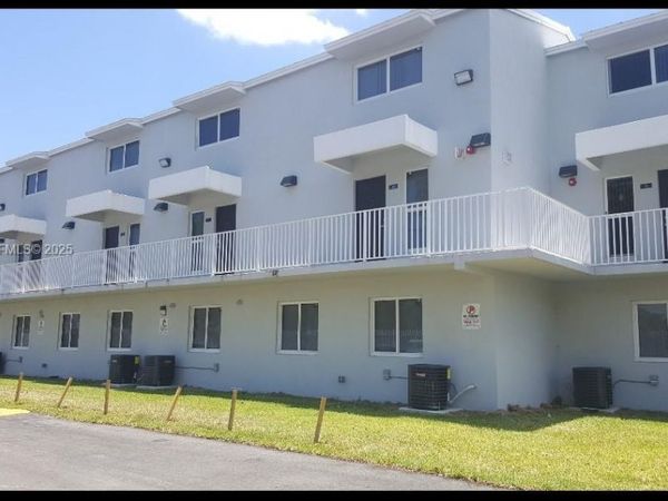 1999 NW 5th Pl, Unit 7, Miami, FL 33136