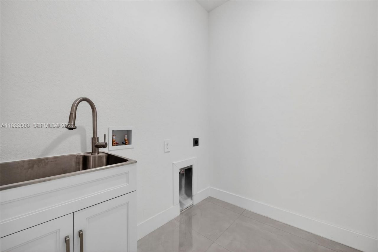 220 Lomax Ave, Lehigh Acres, FL 33974 Photo