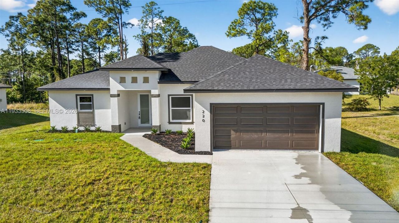 220 Lomax Ave, Lehigh Acres, FL 33974 Photo