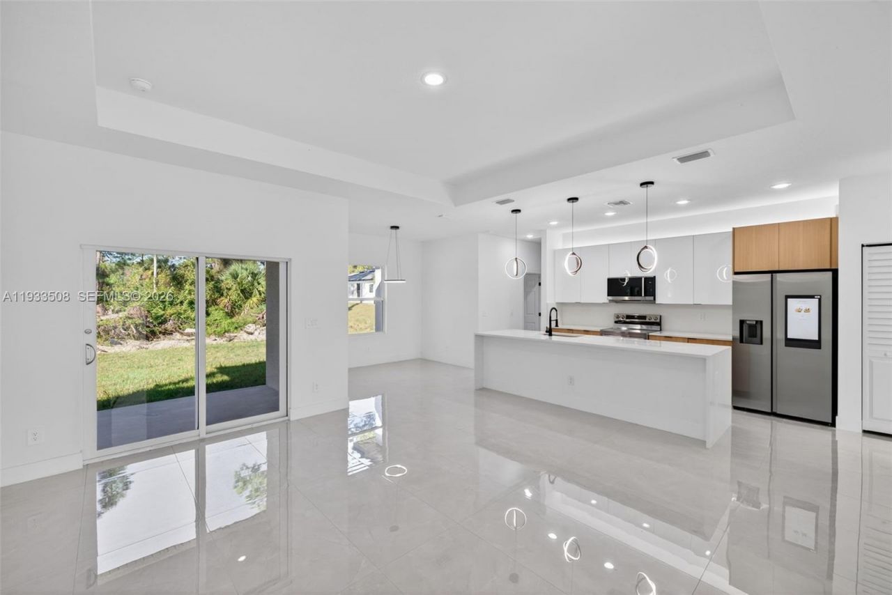 220 Lomax Ave, Lehigh Acres, FL 33974 Photo