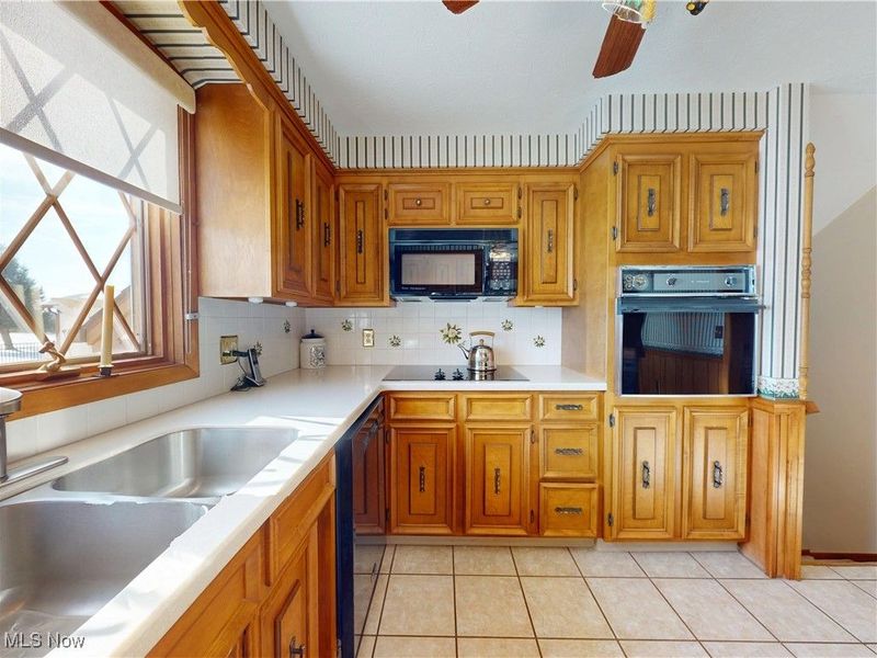 910 Canal Street, Magnolia, OH 44643 Photo 12