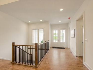 2150 NW Scenic View Drive, Riverside, MO 64150