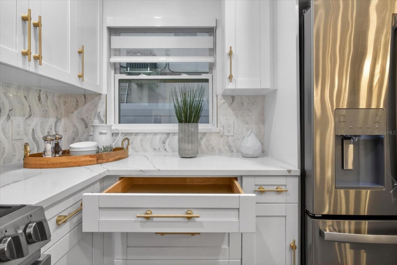 1927 Shore Acres Boulevard Ne, Saint Petersburg, FL 33703 Photo