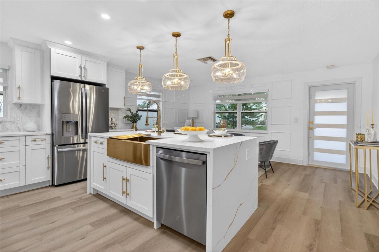 1927 Shore Acres Boulevard Ne, Saint Petersburg, FL 33703 Photo