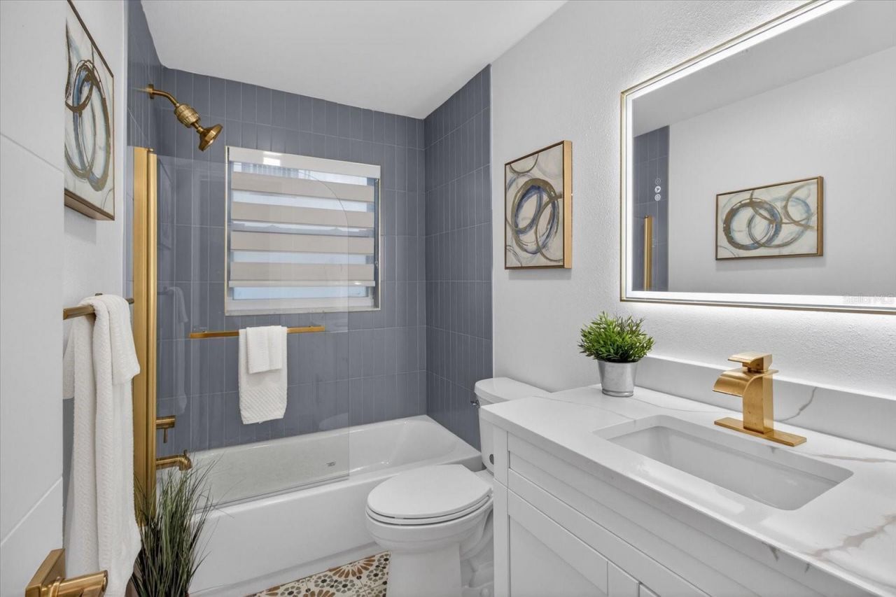 1927 Shore Acres Boulevard Ne, Saint Petersburg, FL 33703 Photo