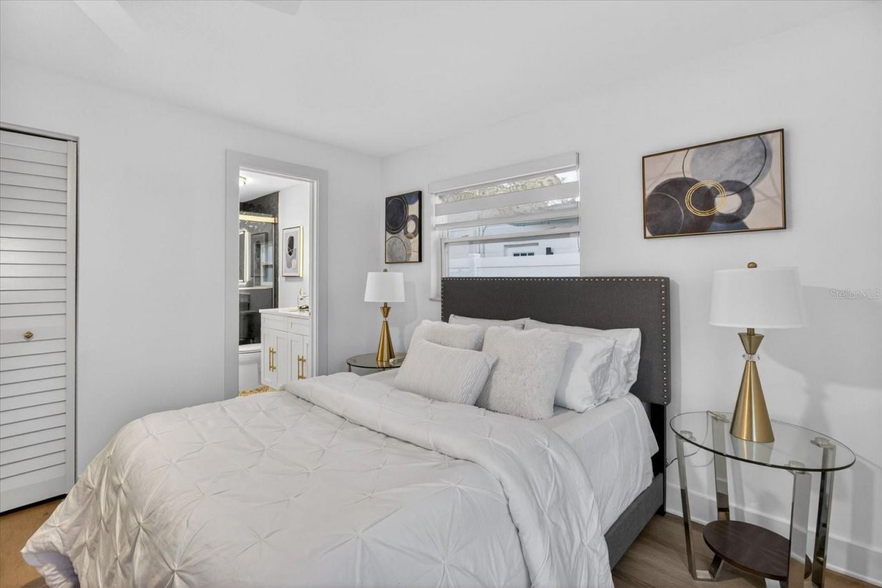 1927 Shore Acres Boulevard Ne, Saint Petersburg, FL 33703 Photo