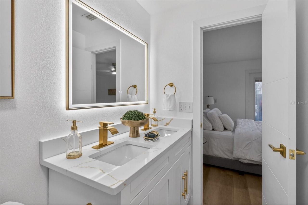 1927 Shore Acres Boulevard Ne, Saint Petersburg, FL 33703 Photo