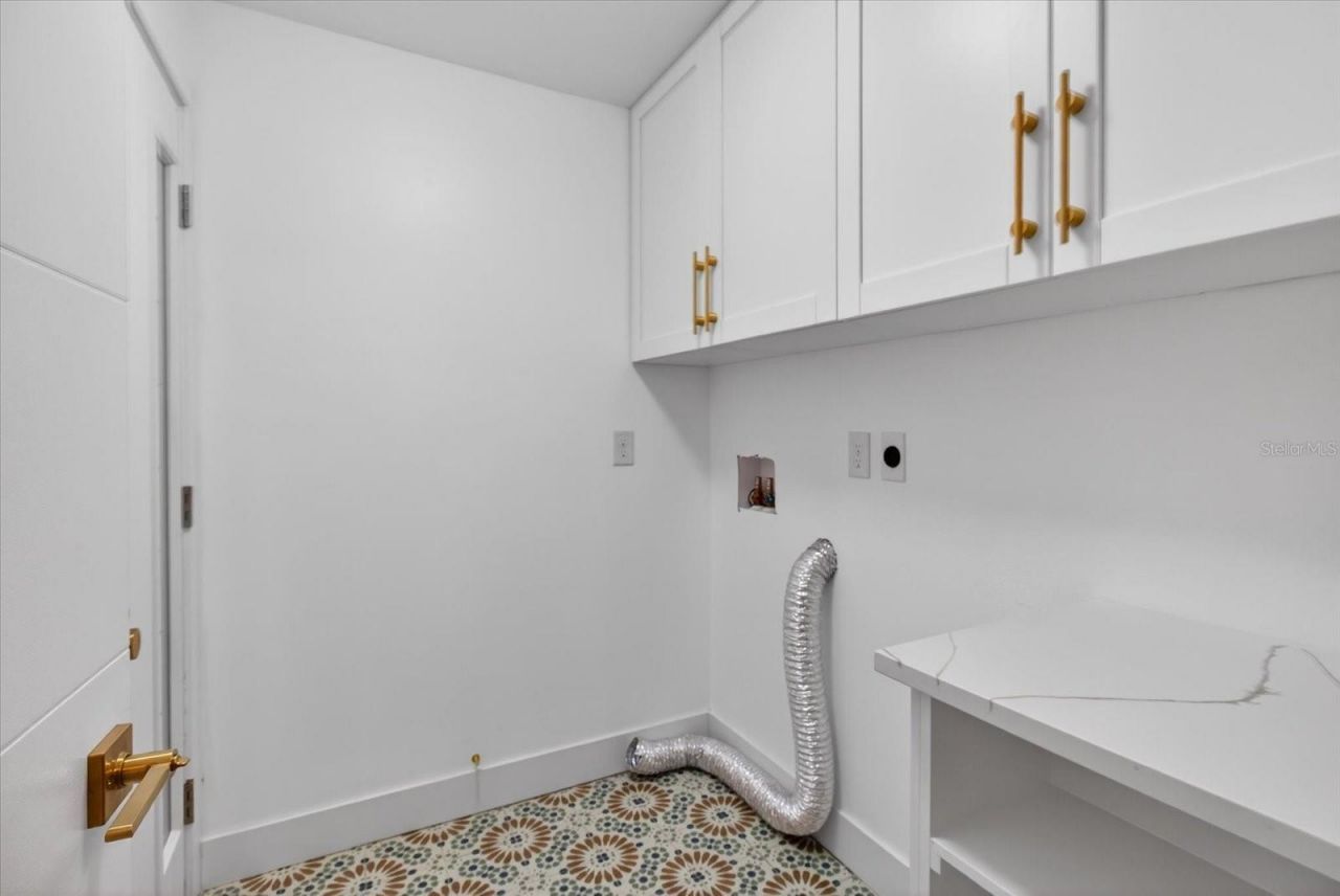 1927 Shore Acres Boulevard Ne, Saint Petersburg, FL 33703 Photo