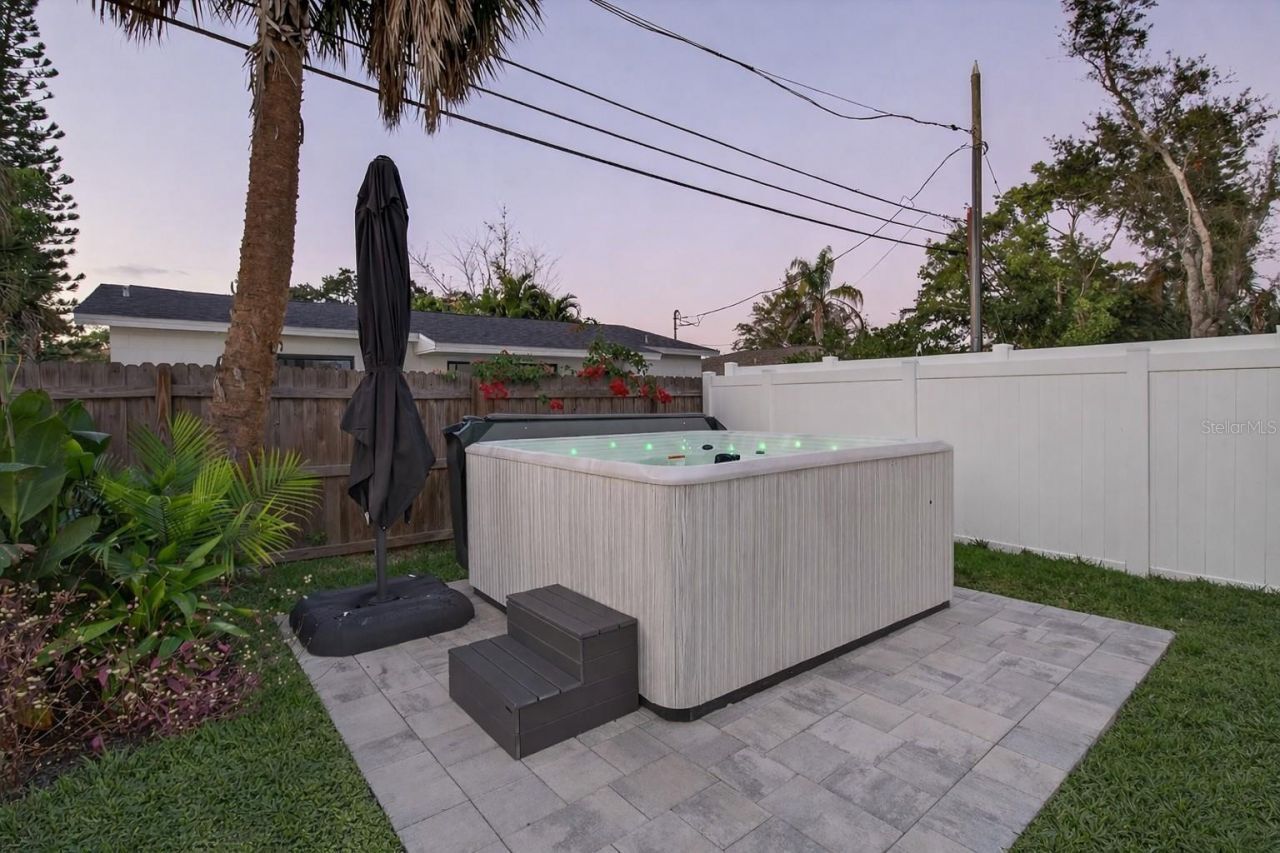 1927 Shore Acres Boulevard Ne, Saint Petersburg, FL 33703 Photo