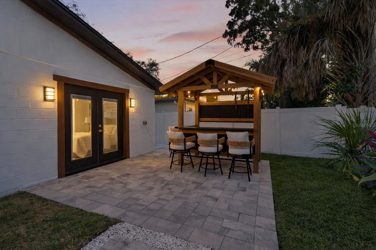 1927 Shore Acres Boulevard Ne, Saint Petersburg, FL 33703 Photo