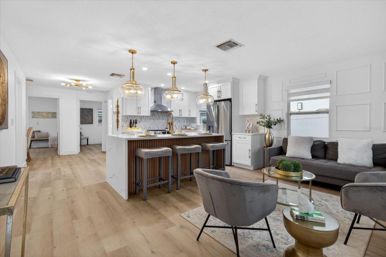 1927 Shore Acres Boulevard Ne, Saint Petersburg, FL 33703 Photo