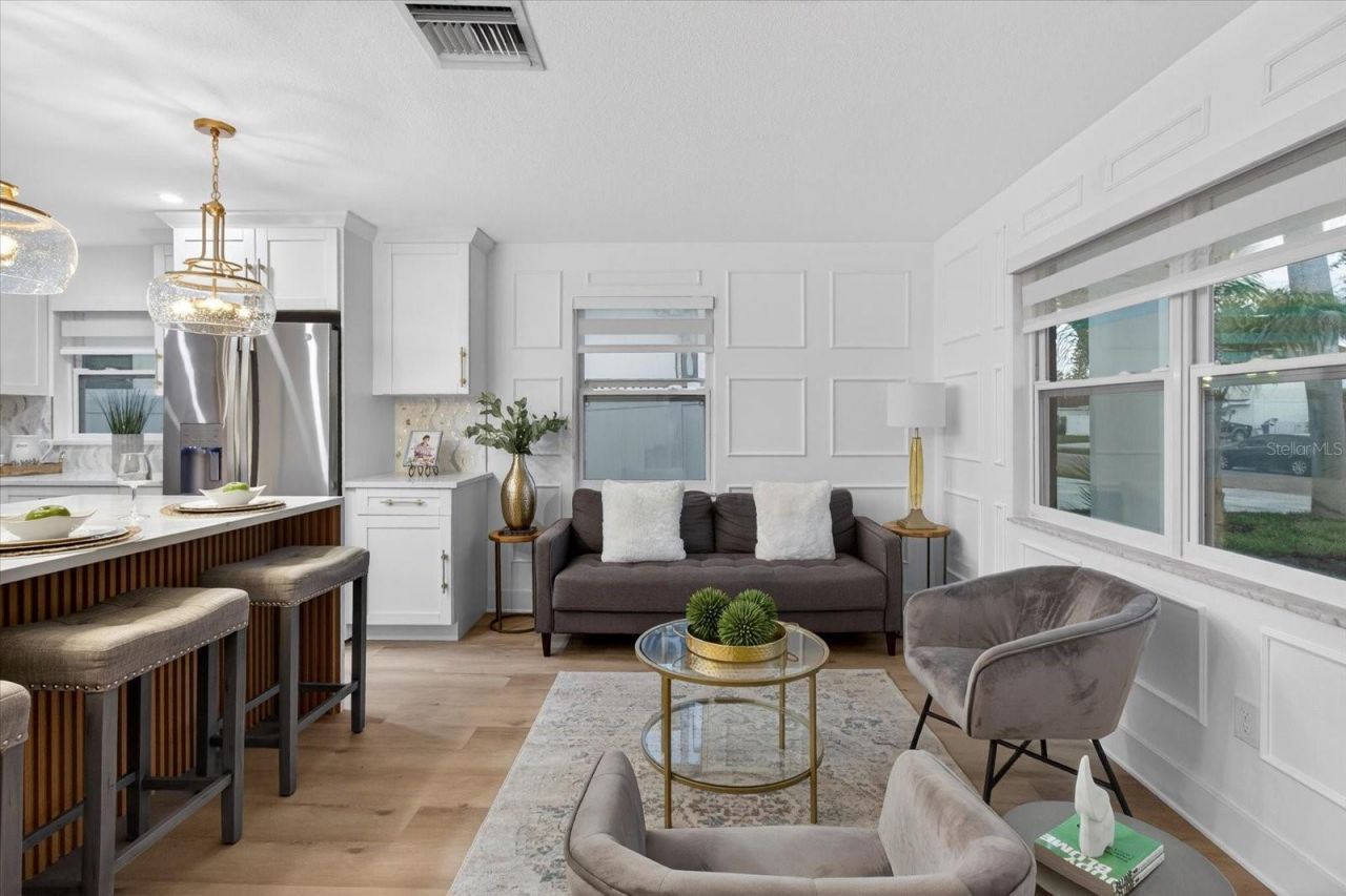 1927 Shore Acres Boulevard Ne, Saint Petersburg, FL 33703 Photo