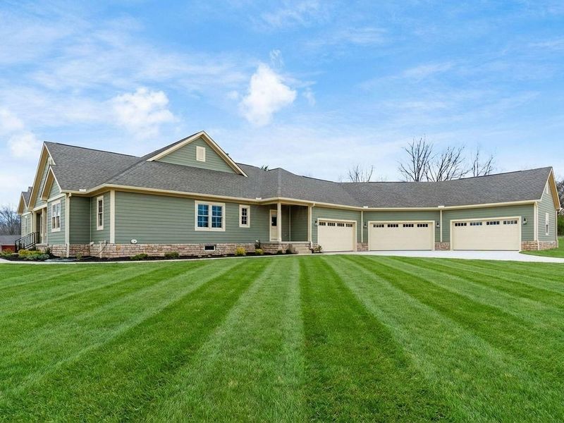 384 Olive Court, Sunbury, OH 43074 Photo 2