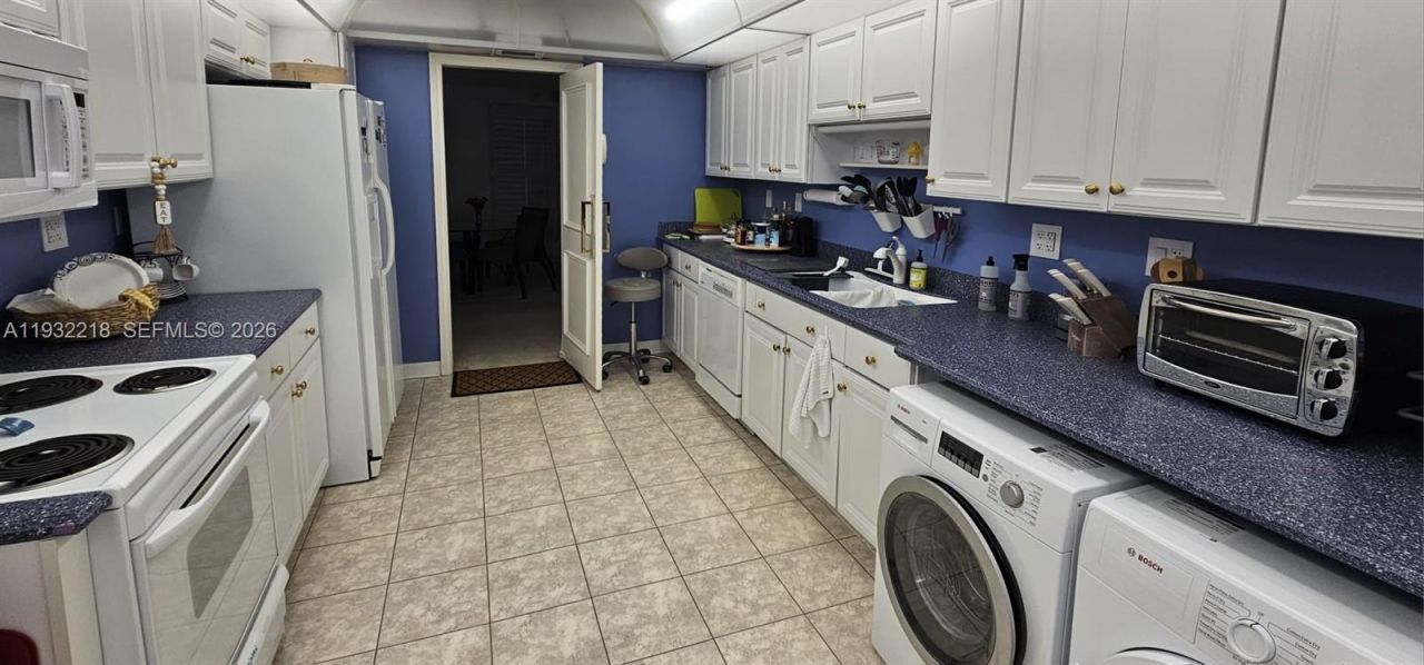 1111 Crandon Blvd, Unit A504, Key Biscayne, FL 33149 Photo