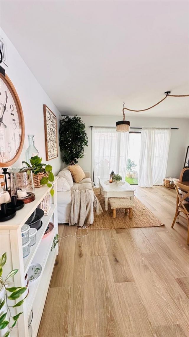 223 Lakeview Dr, Unit 204, Weston, FL 33326 Photo