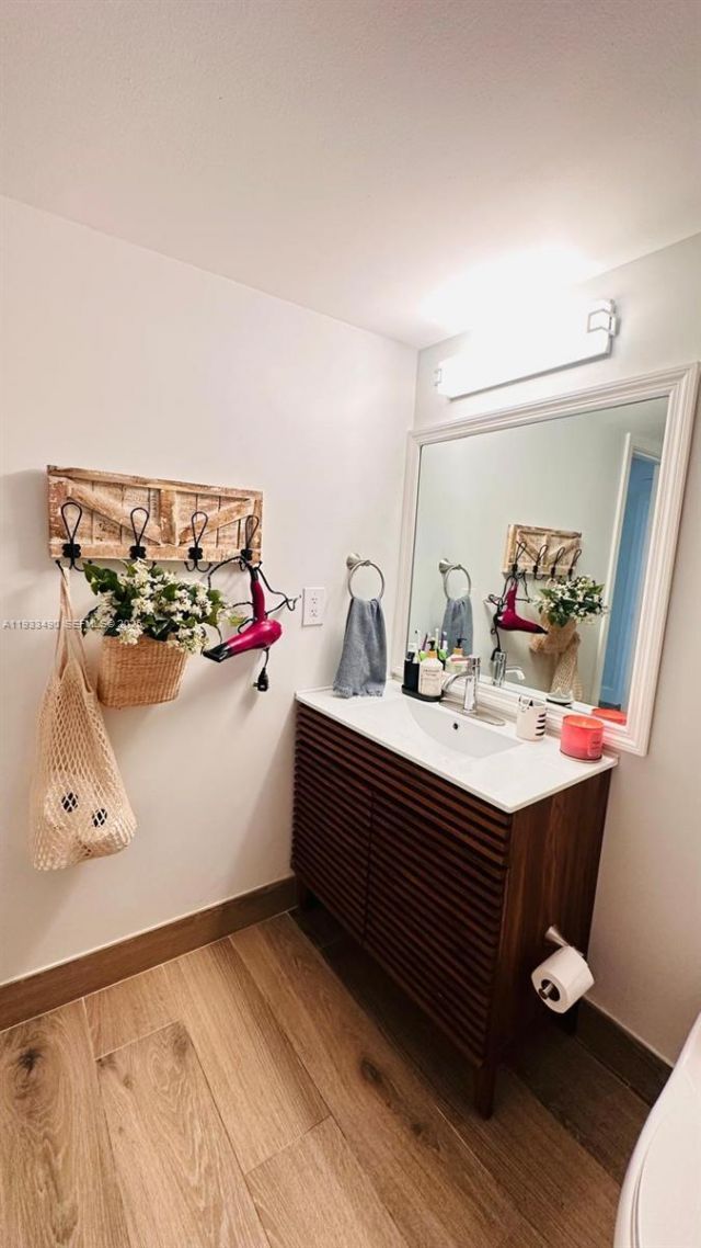 223 Lakeview Dr, Unit 204, Weston, FL 33326 Photo