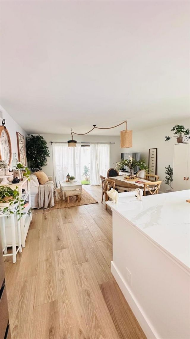 223 Lakeview Dr, Unit 204, Weston, FL 33326 Photo