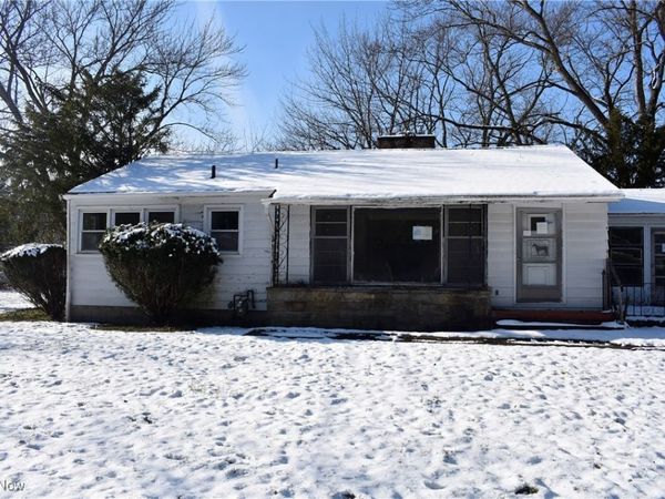 222 N Lipkey Road, North Jackson, OH 44451