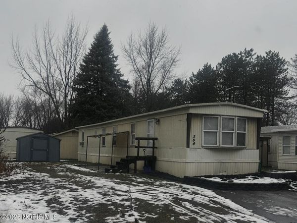 535 W Gypsy Lane Road, Bowling Green, OH 43402