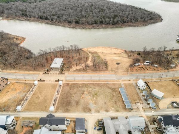 35 Water Street , Carlton Landing, OK 74432