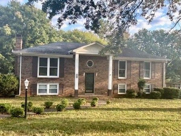 2503 Independence Dr, Clarksville, TN 37043