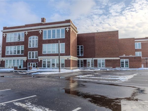 25 Public Square, Willoughby, OH 44094