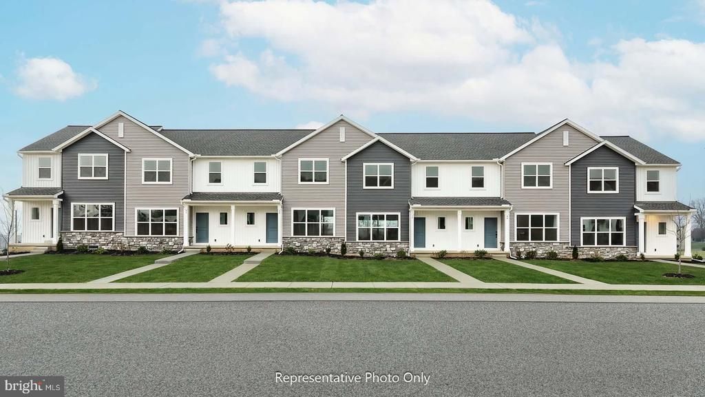 46 N Conifer Drive, Elizabethtown, PA 17022 Main Photo