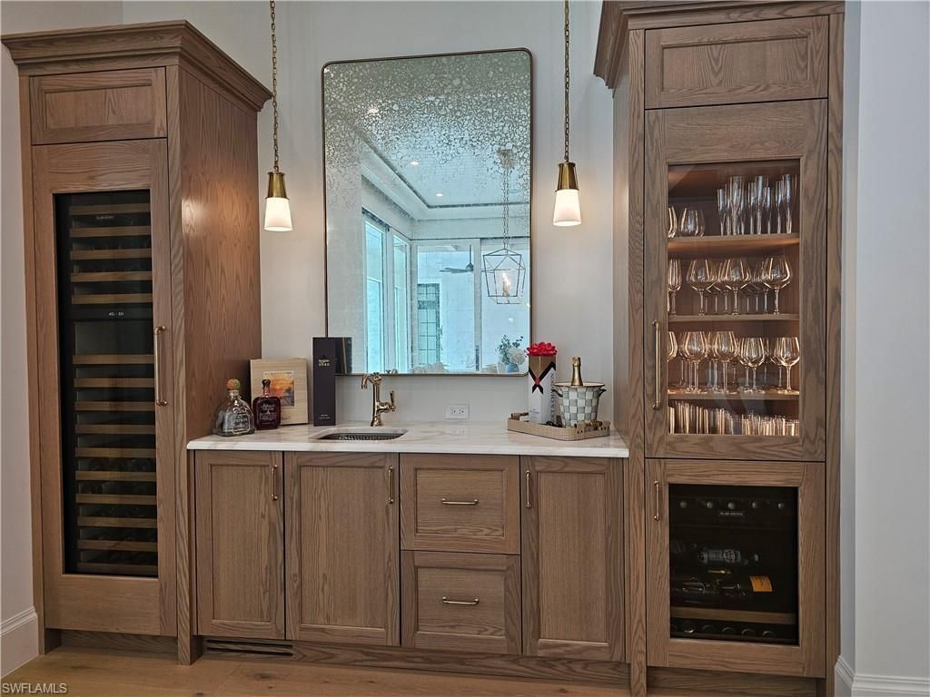 637 Palm Cir W, Naples, FL 34102 Photo