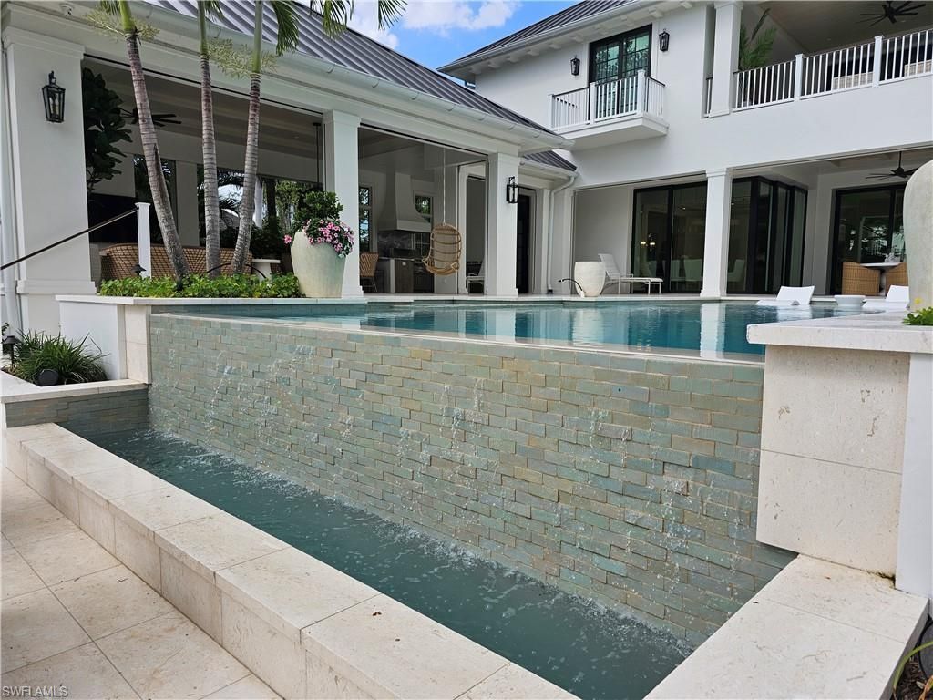 637 Palm Cir W, Naples, FL 34102 Photo