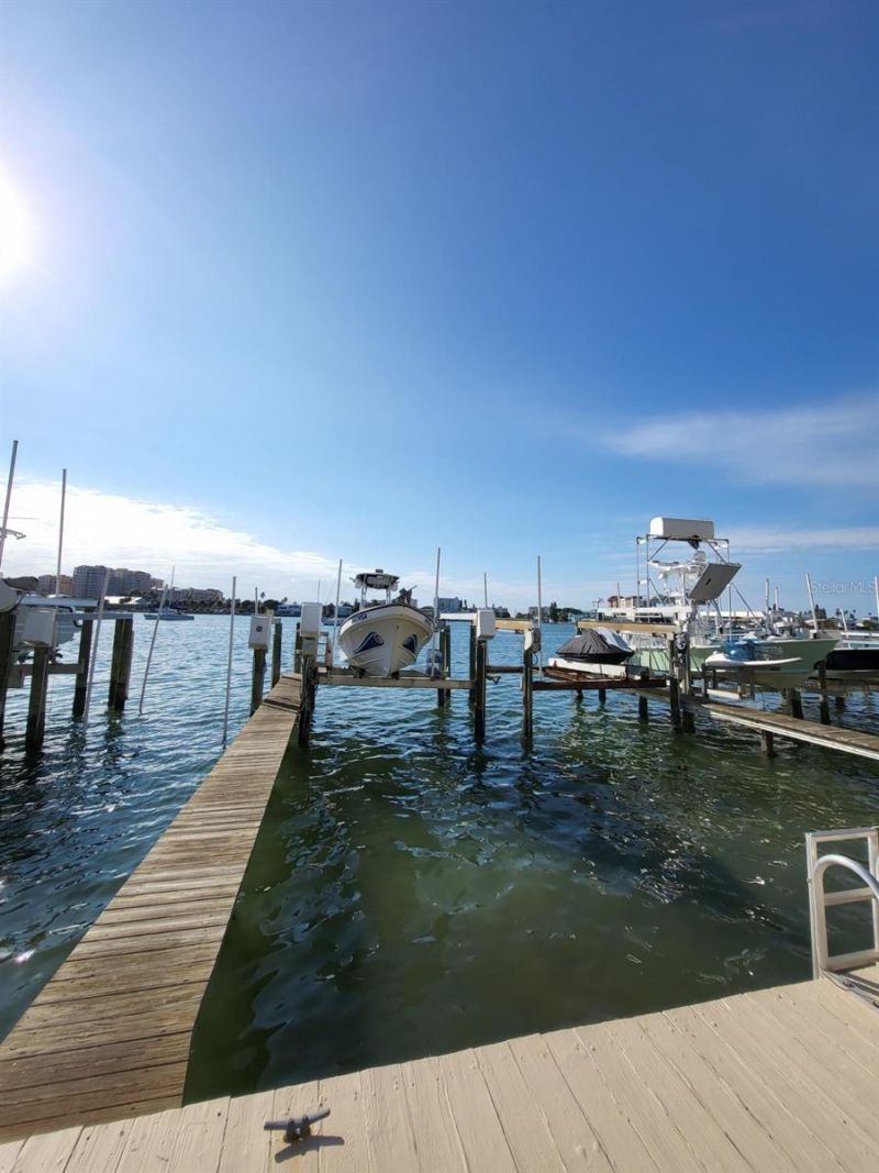 650 Island Way, Unit 208, Clearwater, FL 33767 Photo