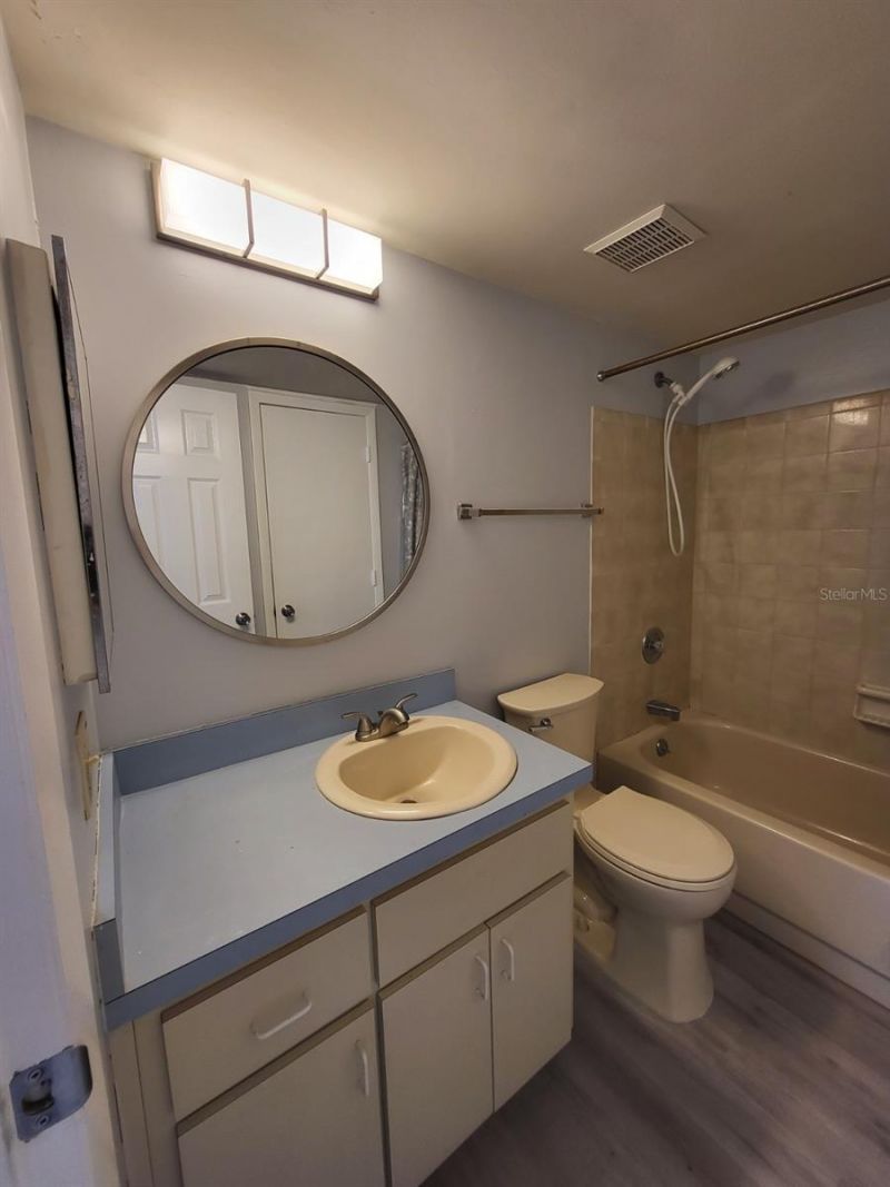 650 Island Way, Unit 208, Clearwater, FL 33767 Photo