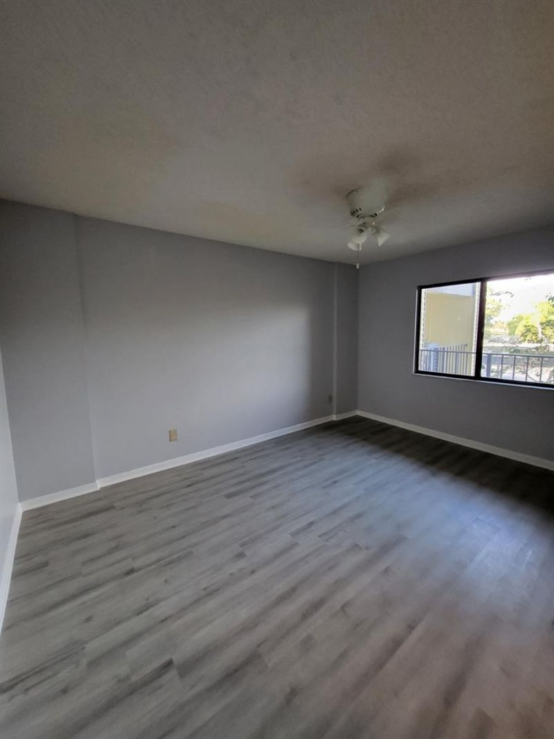 650 Island Way, Unit 208, Clearwater, FL 33767 Photo