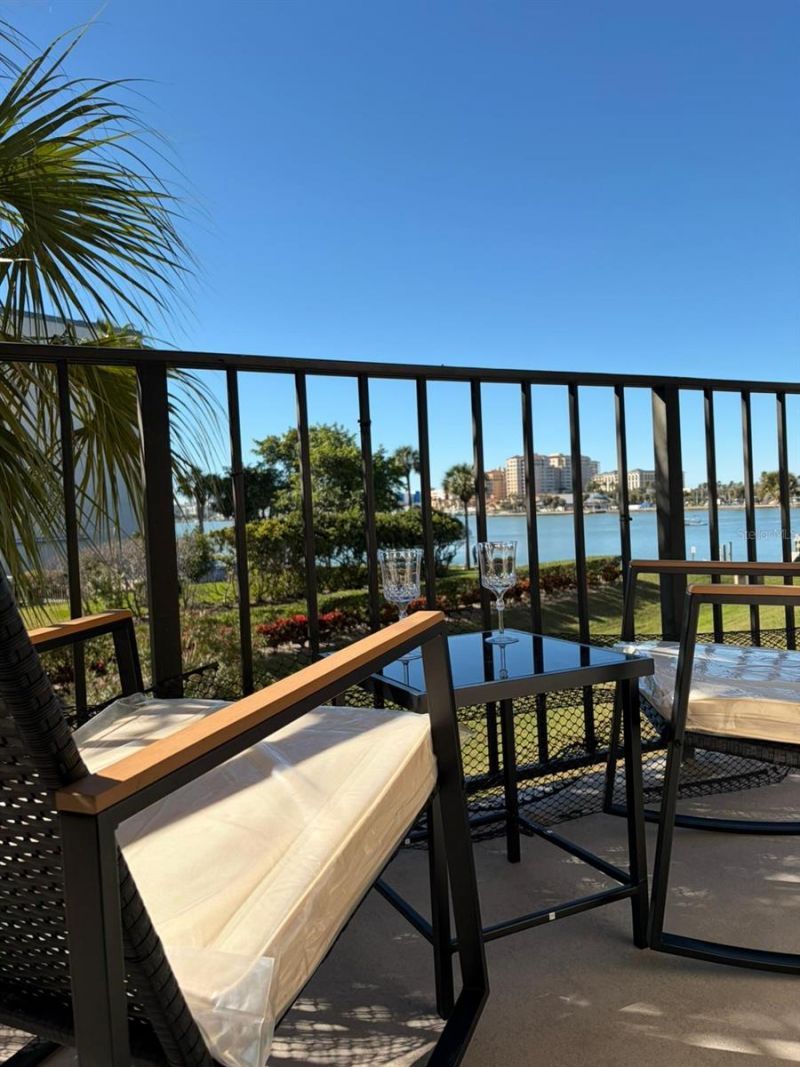 650 Island Way, Unit 208, Clearwater, FL 33767 Photo