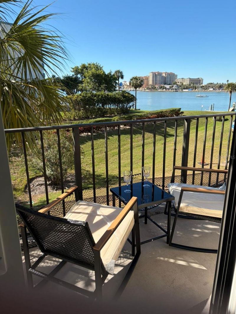 650 Island Way, Unit 208, Clearwater, FL 33767 Photo