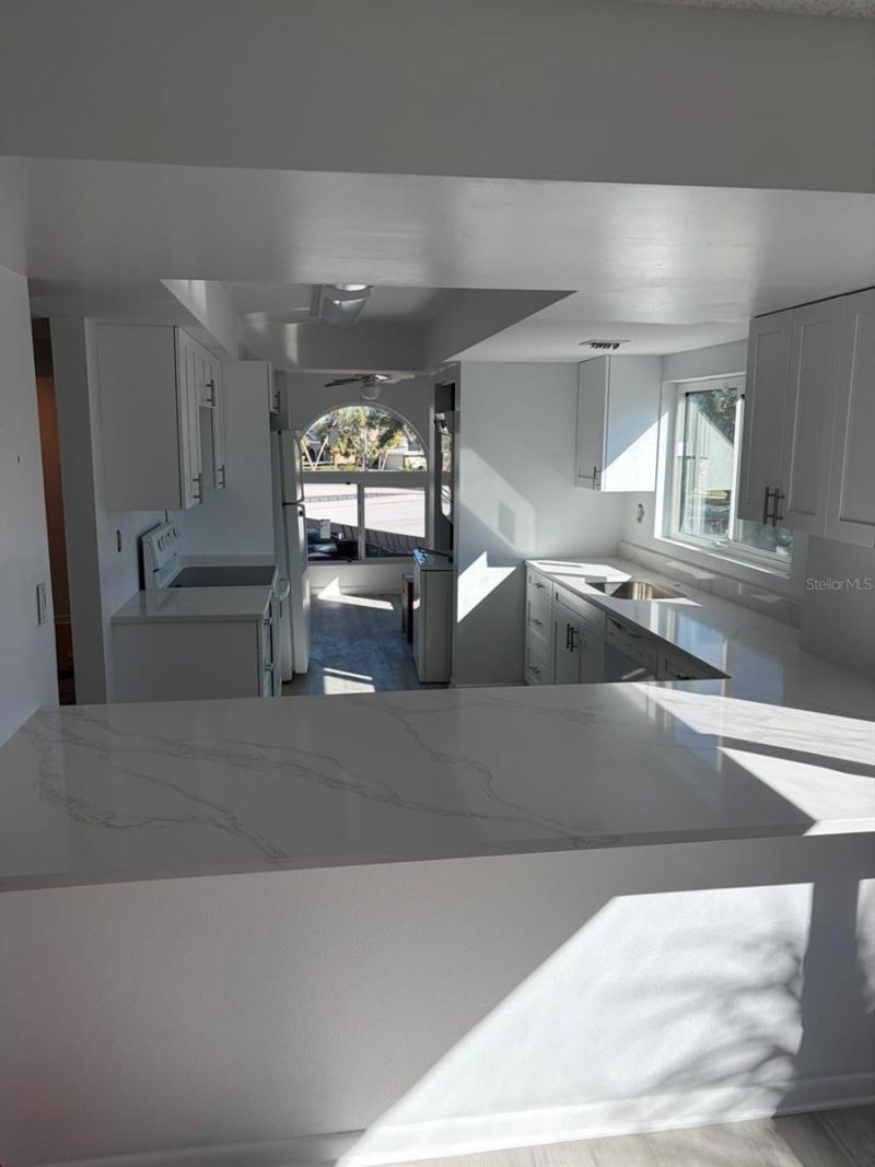 650 Island Way, Unit 208, Clearwater, FL 33767 Photo