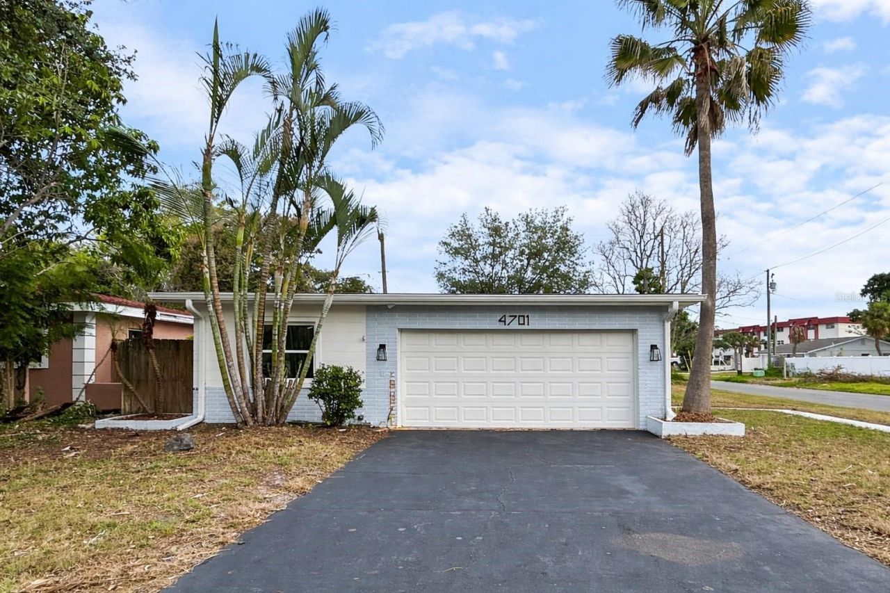 4701 Chancellor Street Ne, Saint Petersburg, FL 33703 Main Photo