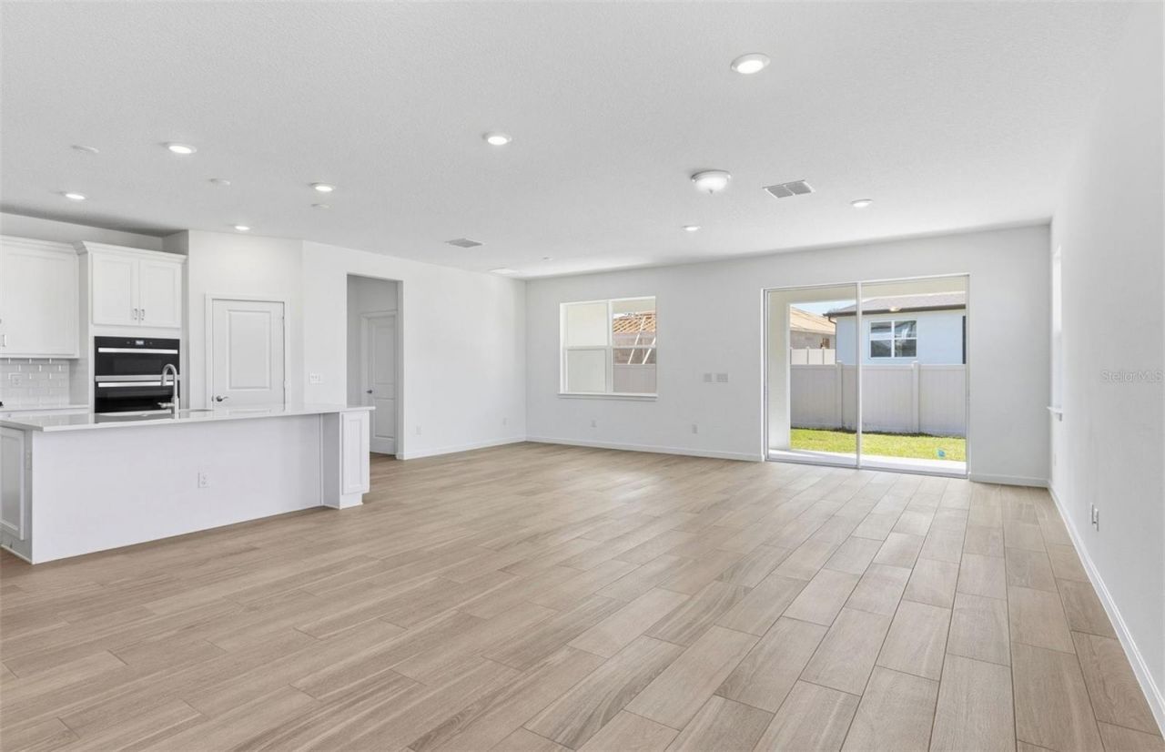 37290 Clinch Circle, Zephyrhills, FL 33540 Photo